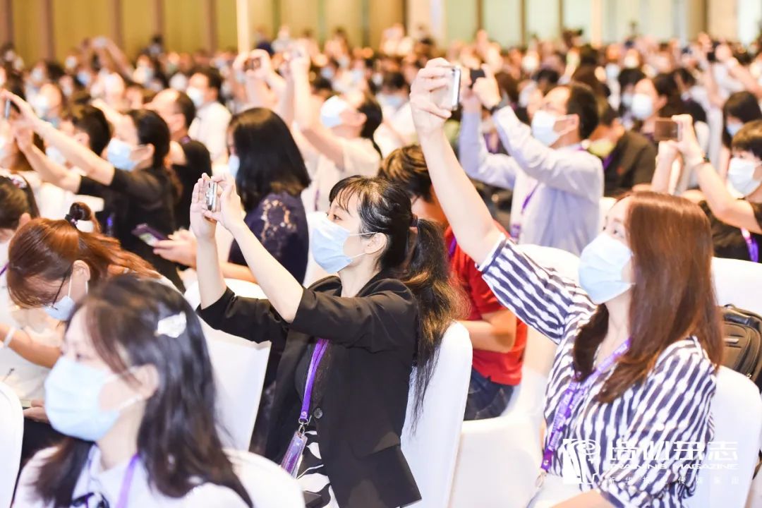 保利威直播艙亮相企業培訓年度盛會！周鑫受邀頒發人才發展菁英獎！