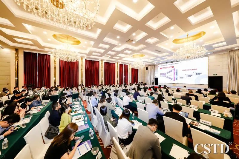 保利威快訊：獲評企業直播領軍企業、優秀在線產品獎